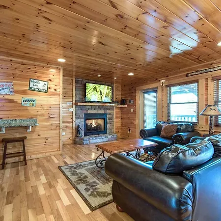 Day Dreamer, 4 Bedrooms, Theater Room, Pool Table, Foosball, Sleeps 18